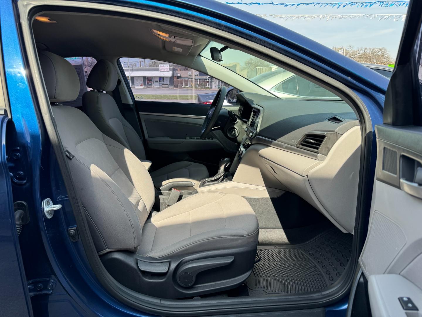 2019 BLUE HYUNDAI ELANTRA LIMITED; SEL (5NPD84LF9KH) , located at 5900 E. Lancaster Ave., Fort Worth, TX, 76112, (817) 457-5456, 0.000000, 0.000000 - Photo#15